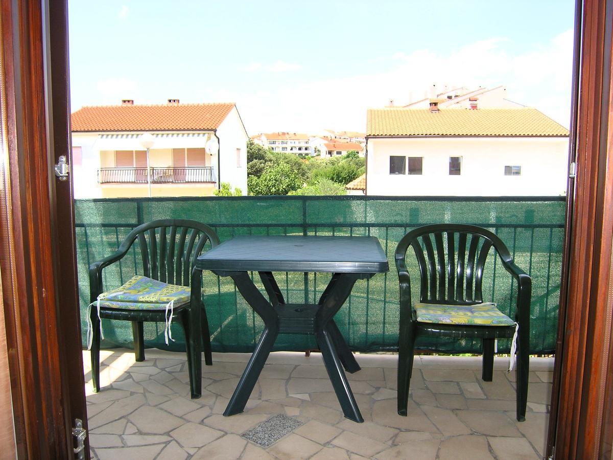 Apartman Braut Krk Town Exterior foto